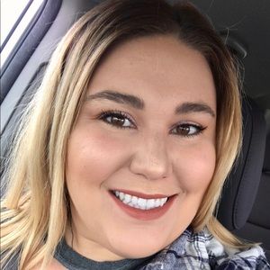 Meet your Posher, Alexis